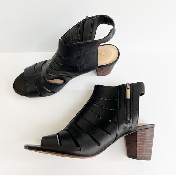 CLARKS Deloria Ivy Caged Bootie Sandals Black - Picture 2 of 7